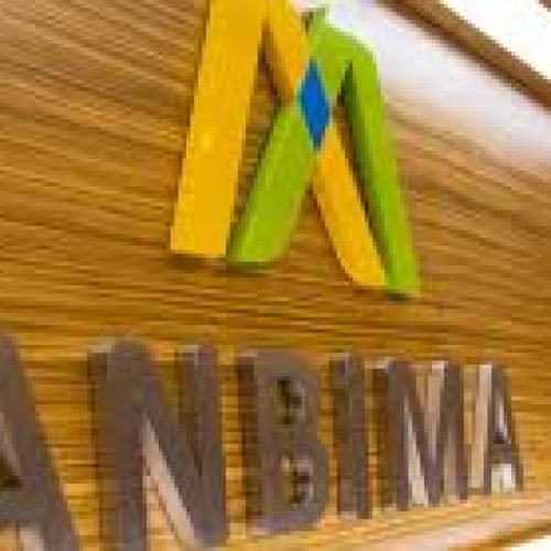 Nova estrutura de certificações da Anbima entra em vigor em 2026 e exige preparação dos bancários