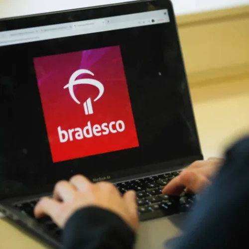 COE Bradesco cobra esclarecimentos sobre jornada e demissões em reunião online com o banco