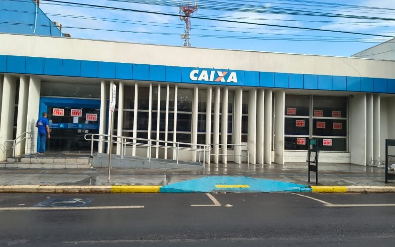 Caixa: Base do SEEB Naviraí rejeita proposta e mantém greve por tempo indeterminado